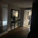 The Exclusive Jacuzzi Apartment