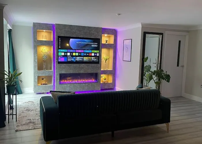 The Exclusive Jacuzzi Apartment